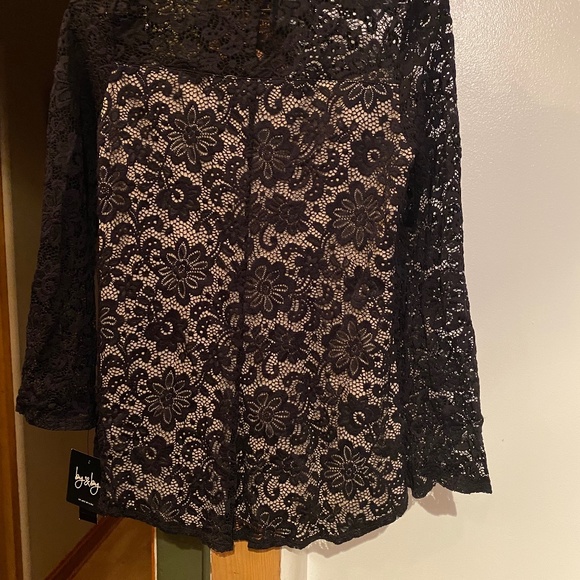 Top - Picture 2 of 2